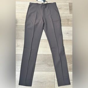 Tahari Tummy Tuck pull on Jeggings Size M